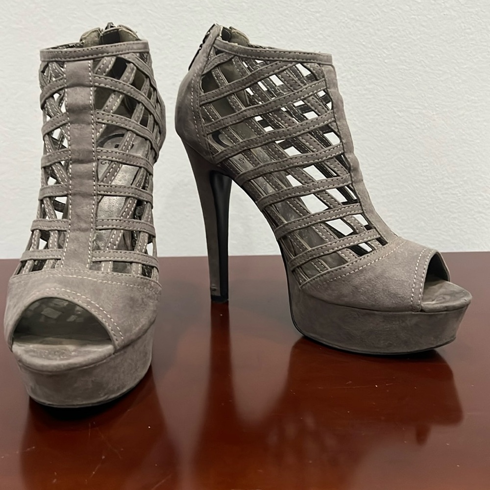 G by Guess GG-CHENTEL2 Gray Fabric Size 7 - Picture 3 of 13